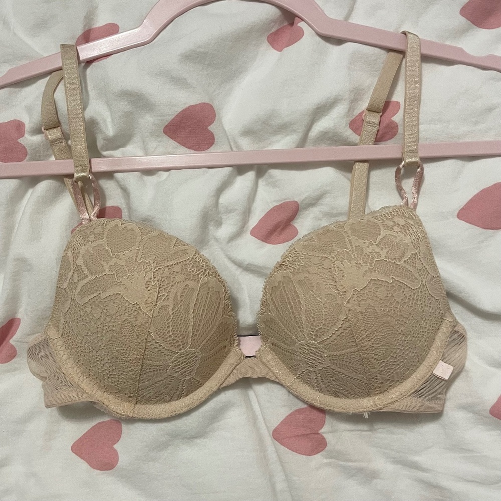 Victoria’s Secret lace push-up bra